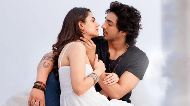 Tum Ho Toh Lyrics in Hindi (Saiyaara)