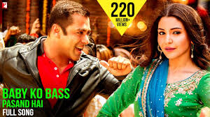 Baby Nu Bass Pasand Hai Lyrics i Hindi